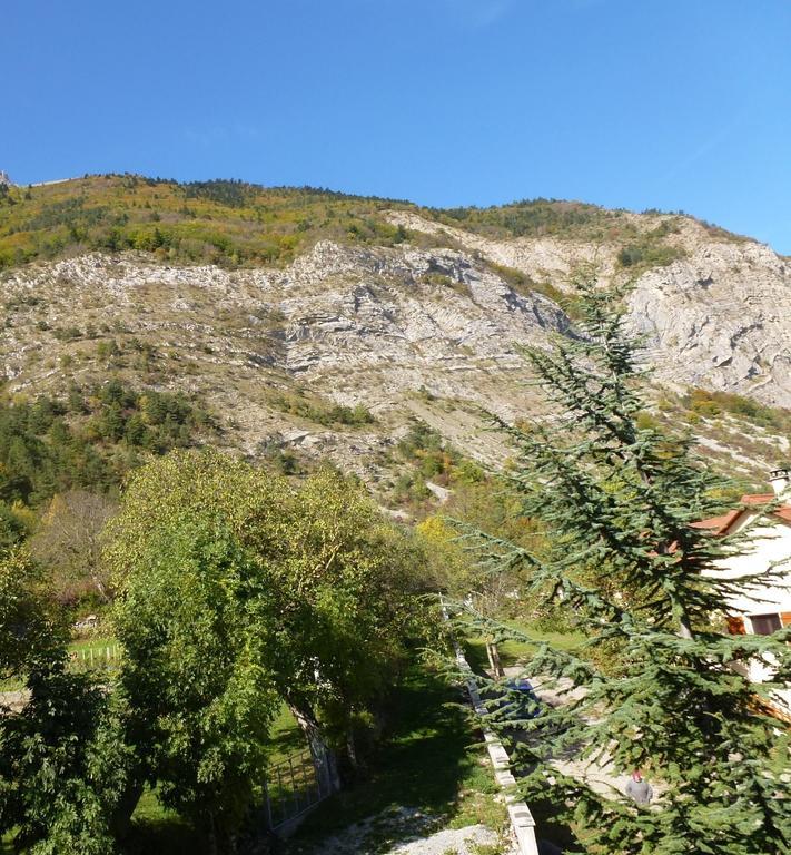 Le Rocher Des Ducs, Vue Sur Montagne, Abris Voitures Et Motos Le Glaizil Εξωτερικό φωτογραφία